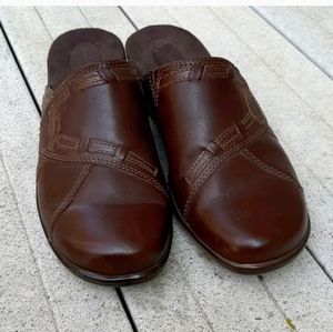 Clark's Slip On Mules size 8.5